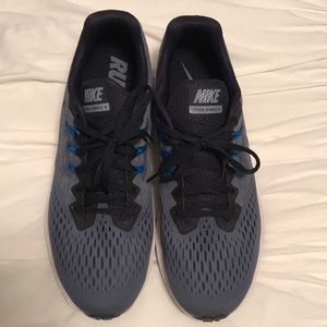 Brand New Nike Zoom Winflo 4 Men’s Size 11